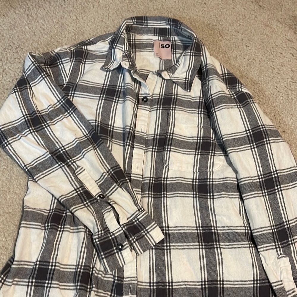 Gray flannel woman med